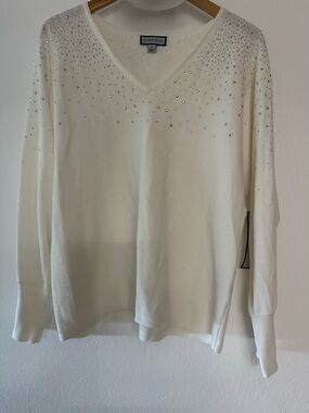 Sam & Jess Embellished V-Neck Sweater - Ivory,  long-sleeved sweater, medium.